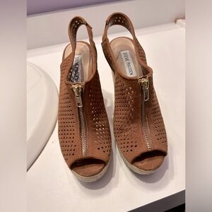 Steve Madden Wedge. Gold zip, suede espadrille wedge.